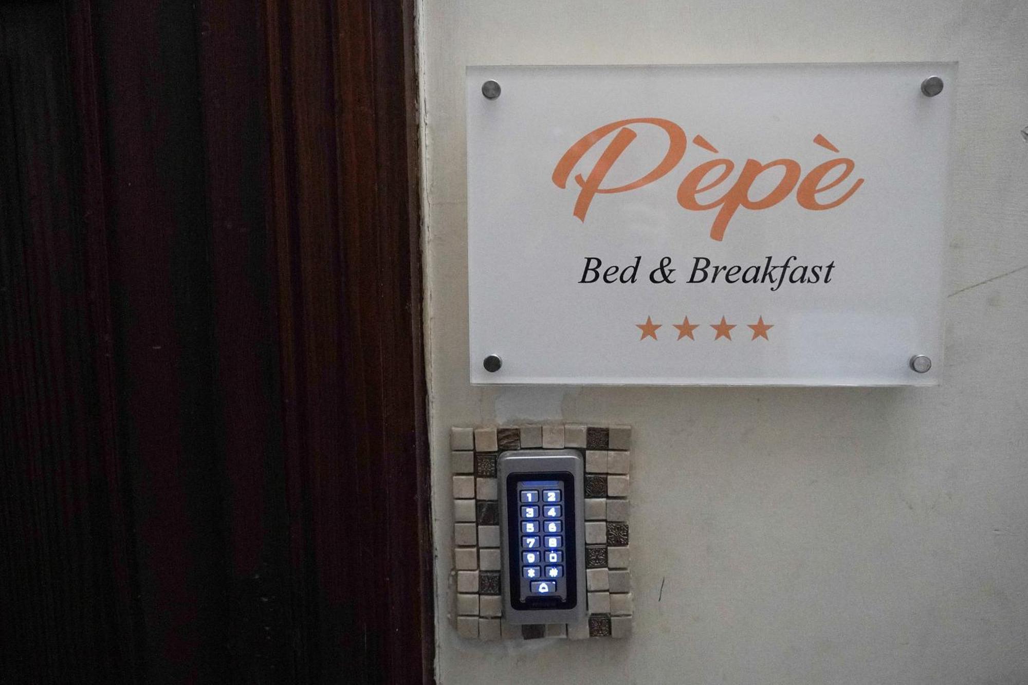 Pepe Bed & Breakfast Neapel Exterior foto